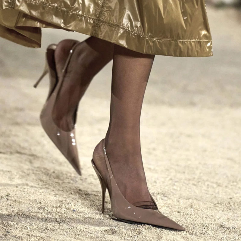 Women Fashion Trend 2026 - Sandales creuses simples à dos pointu